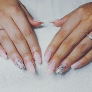 Annonce faux ongles avec gel