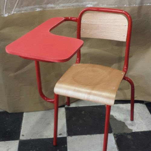 Annonce: Chaise Semi Métallique avec Tablette écritoire