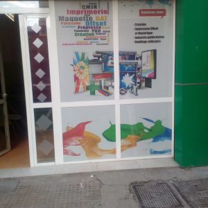 Annonce habillage vitrine one way.