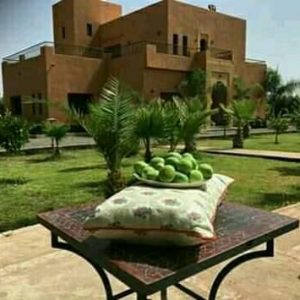 Annonce A VENDRE - Villa de 300 m2 Marrakech Route d'Ourika sur un terrain de 4300 m2