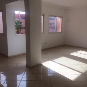 Annonce Vente plateau bureau gueliz