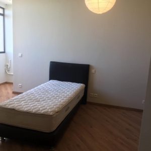 Annonce Lit simple sommier matelas tête de lit