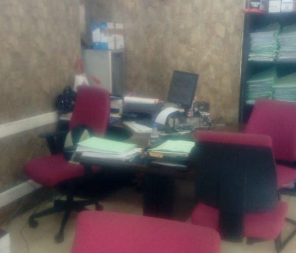 Image annonce: Bureau avec agrément assurance et porte feuille Quartier daoudiate
