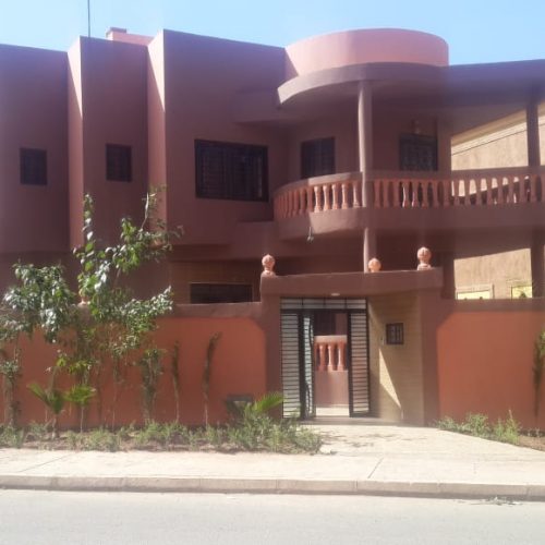 Annonce: Je met en vente une villa a Azzouzia avec piscine Marrakech