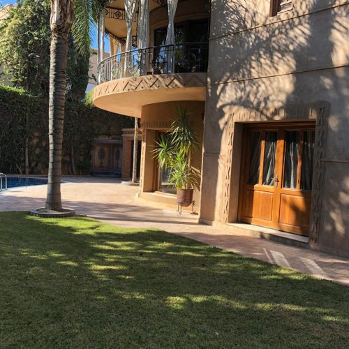 Annonce: Villa à Vendre Targa 1 Suite 6 Chambres avec Hammam