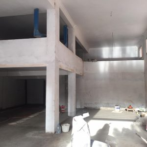 Annonce magasin commercial bien placé sur une route principale de 30m de 102m2