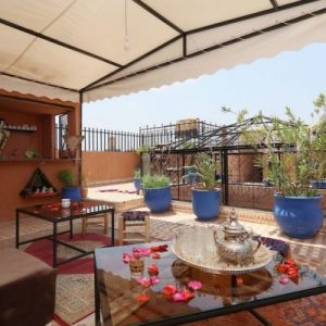 Annonce à vendre Magnifique Riad au quartier kennaria (quartier près de la place)
