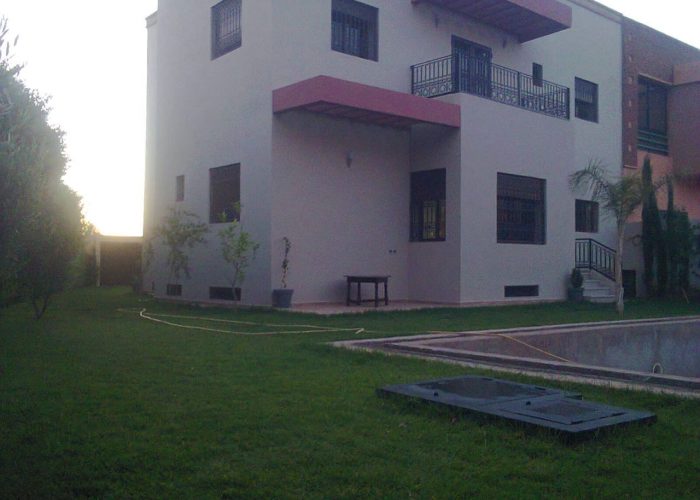 Image annonce: à vendre Magnifique Villa 650 m2 avec piscine ( quartier Mabrouka )