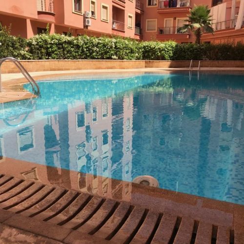 Annonce: à vendre Appartement situé près hôpital militaire de 60m² 2eme étage avec piscine