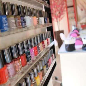 Annonce à vendre fond de commerce salon de coiffure equipé 140m² Gueliz