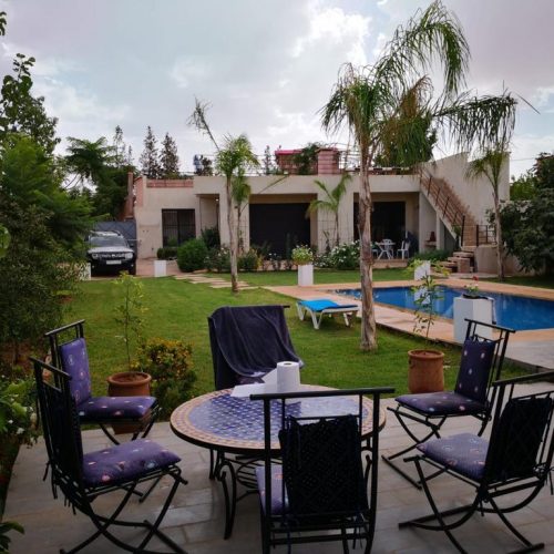Annonce: à louer Magnifique villa avec piscine à route d'ourika pour longue durée