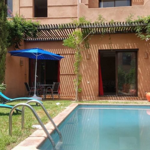Annonce: à louer Magnifique villa avec piscine à route d'ourika pour longue durée