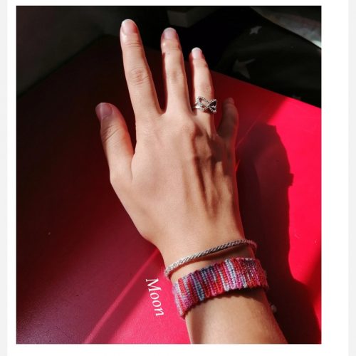 Annonce: bracelets en fils tout les modèles pour fille / garçons avec toutes les couleurs