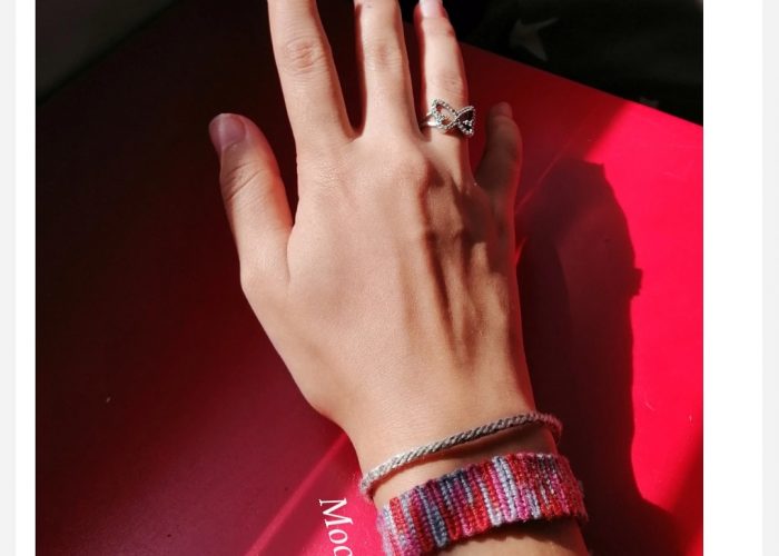 Image annonce: Bracelets en fils tout les modèles pour fille / garçons avec toutes les couleurs