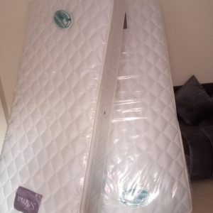 Annonce 2 Nouveau Matelas et 1 Lit superposé