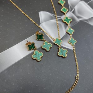 Annonce Ensemble collier + bracelet + boucles d'oreilles meilleur qualité en plaqué or garantie