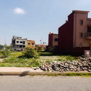 Annonce à vendre terrain titré dans une zone Villa à Targa Zedaghia 407 m²