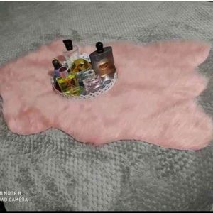 Annonce Tapis fourrure à vendre multiple choix disponible