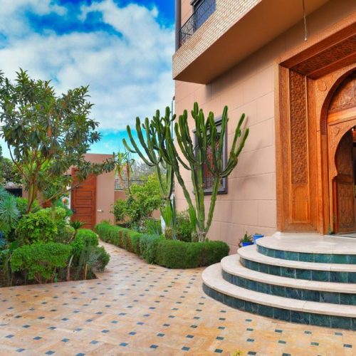 Annonce: Villa à vendre TARGA 540 m2 avec 1 suite + 6 chambres + piscine et sous sol