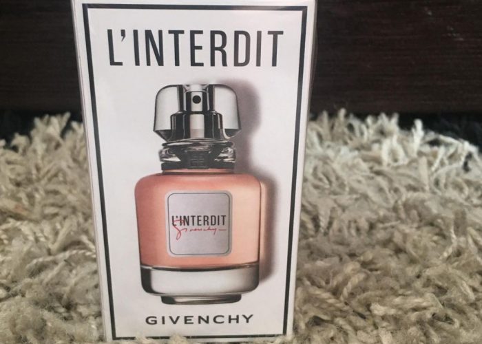Image annonce: Vente des parfums et produits cosmétiques