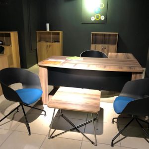 Annonce des bureaux et des chaise de luxe