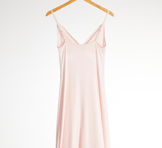 Image annonce: Chemise De Nuit à Bretelles Rose En Viscose (Taille : XS / S / M / L / XL / 2XL)