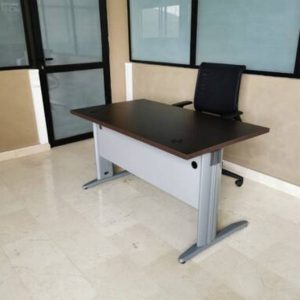 Annonce Bureau 140x80cm droit chaise ergonomique Sedus