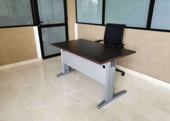 Image annonce: Bureau 140x80cm droit chaise ergonomique Sedus