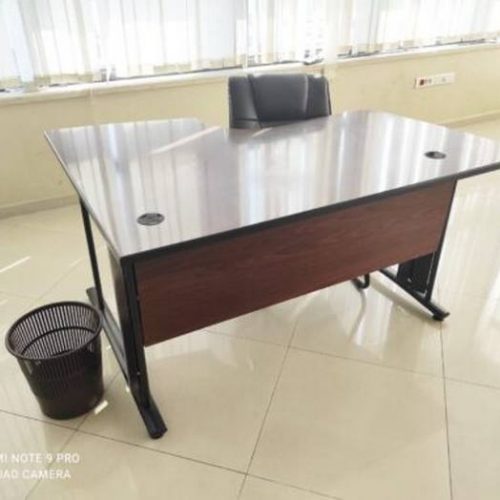 Annonce: Bureau angle 160x120cm marron