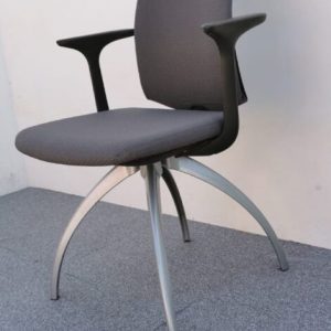 Annonce Chaise visiteur avec accoudoirs design HAG Gris clair