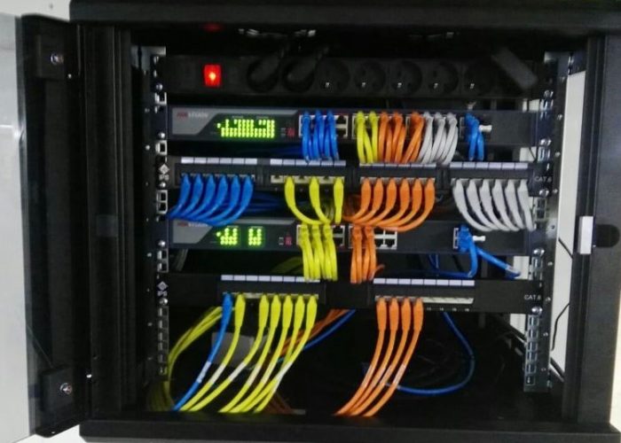 Image annonce: Installation réseaux informatique – surveillance – incendie – pointage – maintenance …