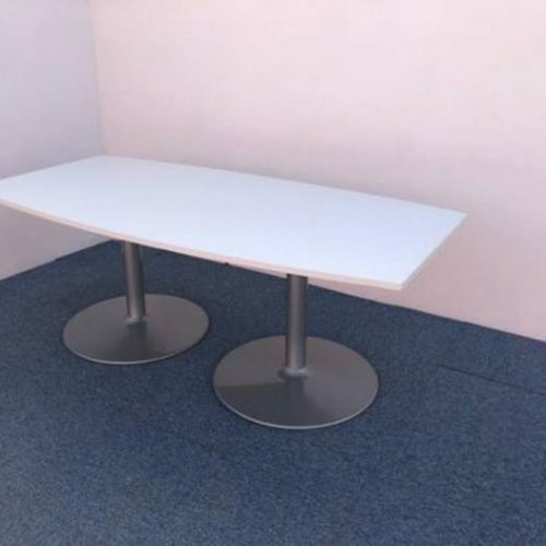 Annonce: Table de réunion tonneau 200×100 pied tulipe