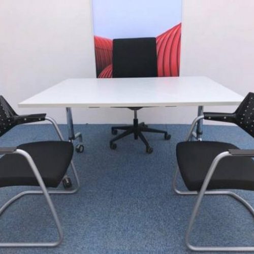 Annonce: Table pliante avec roulette 80x160cm