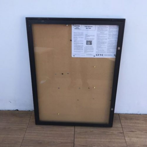 Annonce: Tableau affichage vitrine 100×80 cm