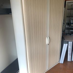 Annonce Armoire haute Steelcase bi color blanche hêtre clair