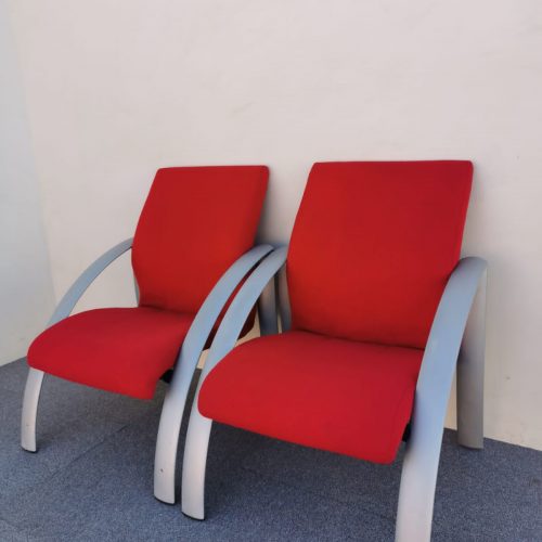 Annonce: Canapé accueil tissus rouge confort plus