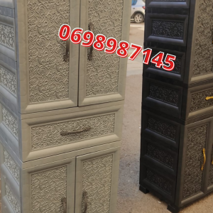 Annonce Placard plastique 4 porte + 1 tiroir