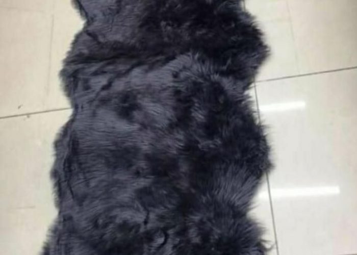 Image annonce: Tapis fourrure 1m70 /53