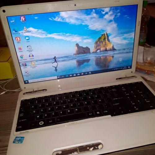Annonce: Pc Portable TOSHIBA Satellite Intel Core i5 Prof 6Go RAM 250Go DR Clavier Numérique