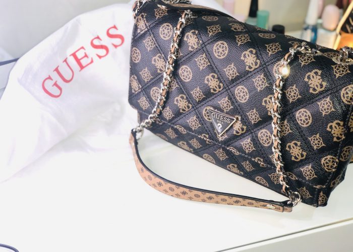 Image annonce: Sacs guess et armani originaux