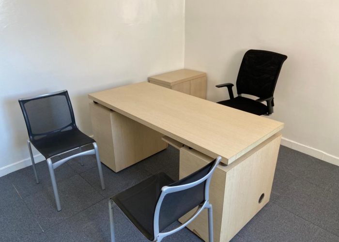 Image annonce: Bureau droit en bois 160x80cm avec caisson
