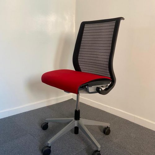 Annonce: Chaise à roulette Steelcase thinks rouge