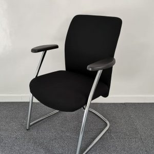 Annonce Chaise visiteur accueil Joyten inox noir
