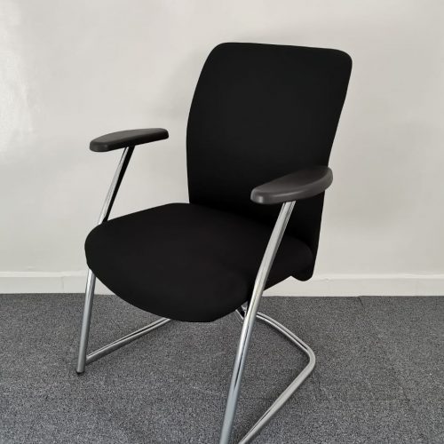 Annonce: Chaise visiteur accueil Joyten inox noir