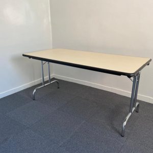 Annonce Table pliante rectangulaire 160x80cm