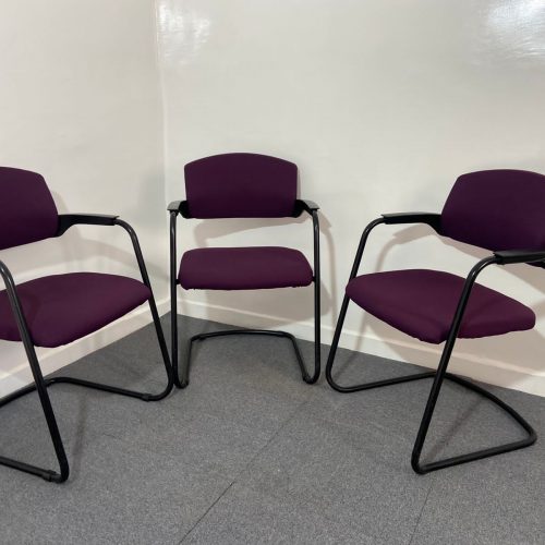 Annonce: Chaise visiteur navaille empilable violette assise luge