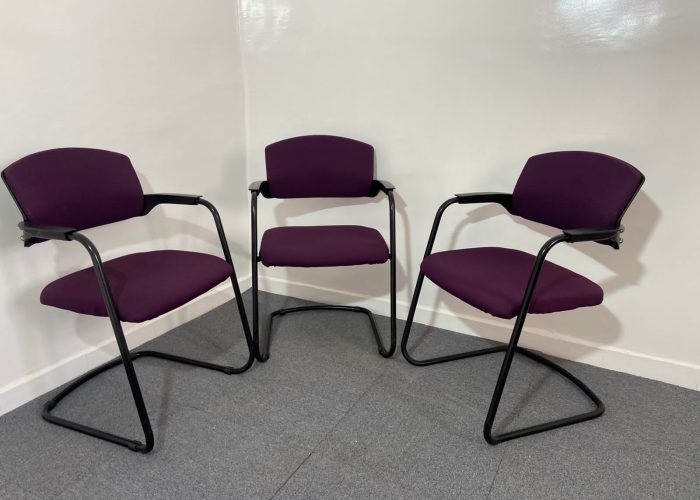 Image annonce: Chaise visiteur navaille empilable violette assise luge