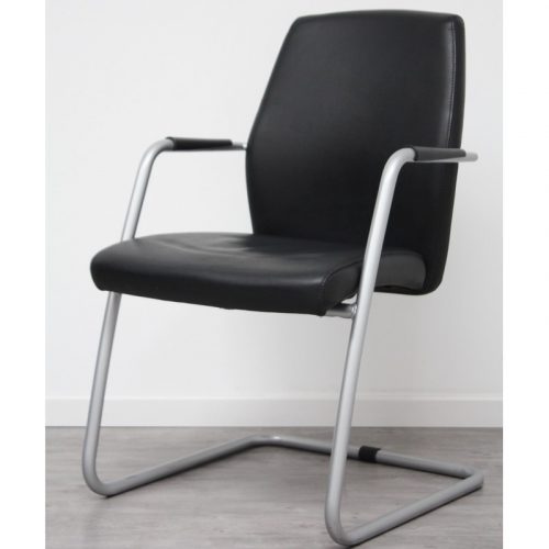 Annonce: Chaise visiteur passe partout Sitland design italien cuir