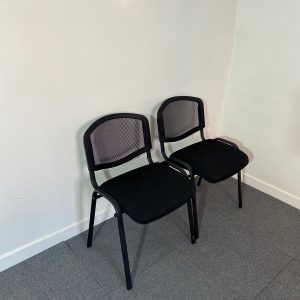 Annonce Lot 4 Chaise visiteur dossier résille petit prix