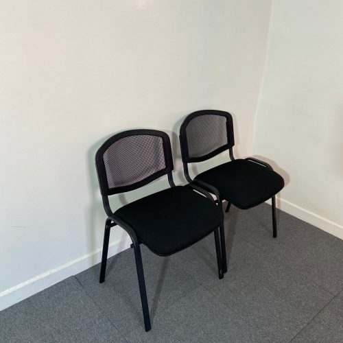 Annonce: Lot 4 Chaise visiteur dossier résille petit prix